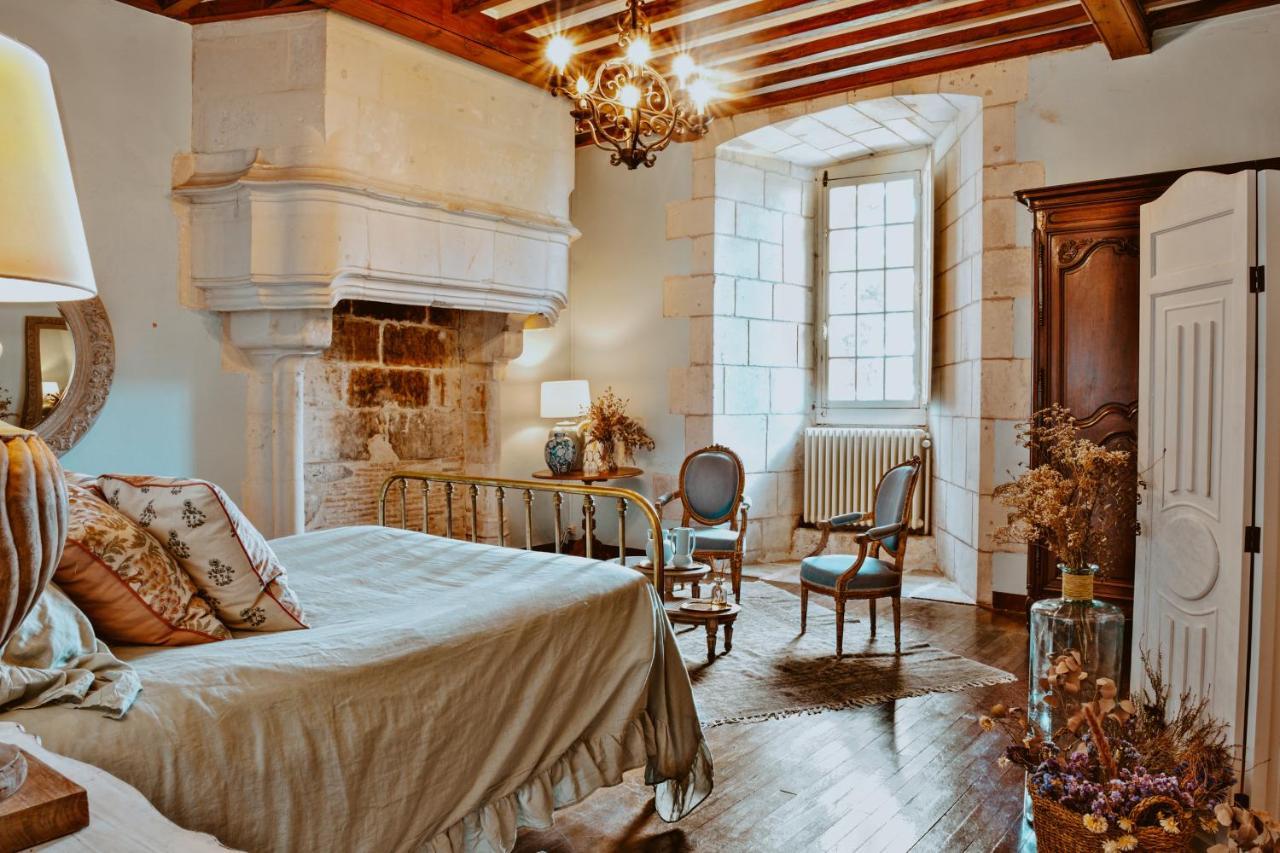 Chateau De Crazannes Bagian luar foto