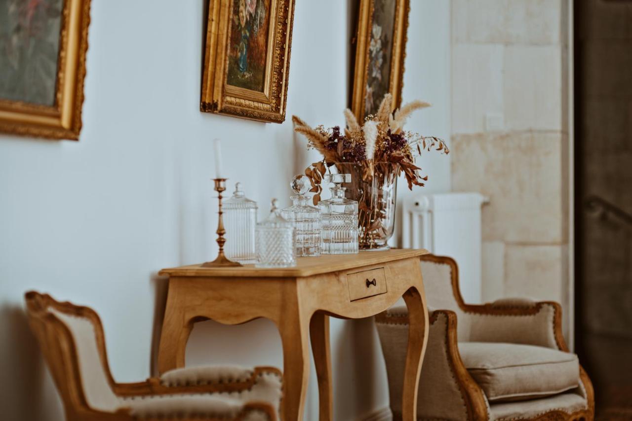 Chateau De Crazannes Bagian luar foto